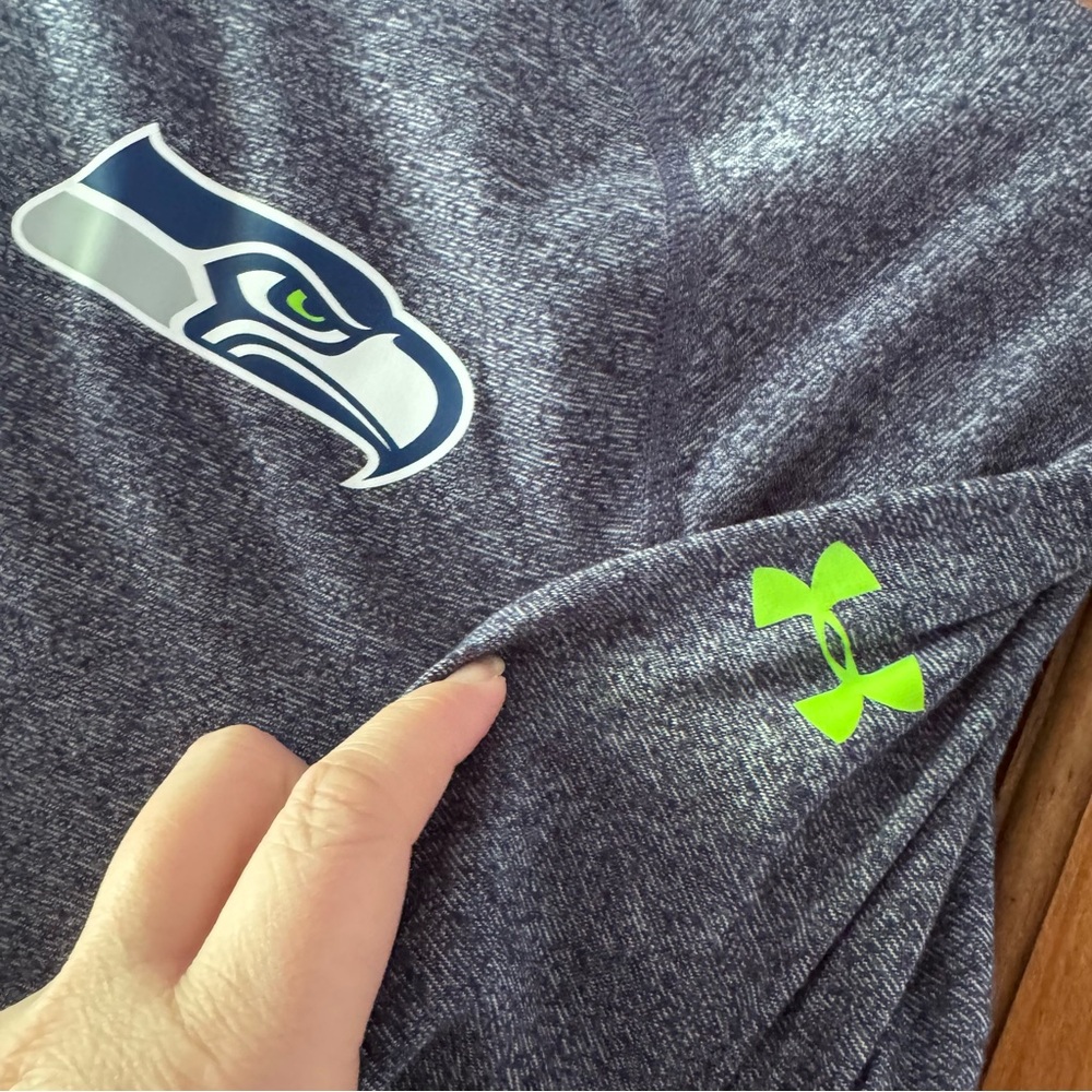 Under Armour Threadborne Seattle Seahawks Lightweight Hoodie Size YXL Navy Blue - Picture 2 of 6